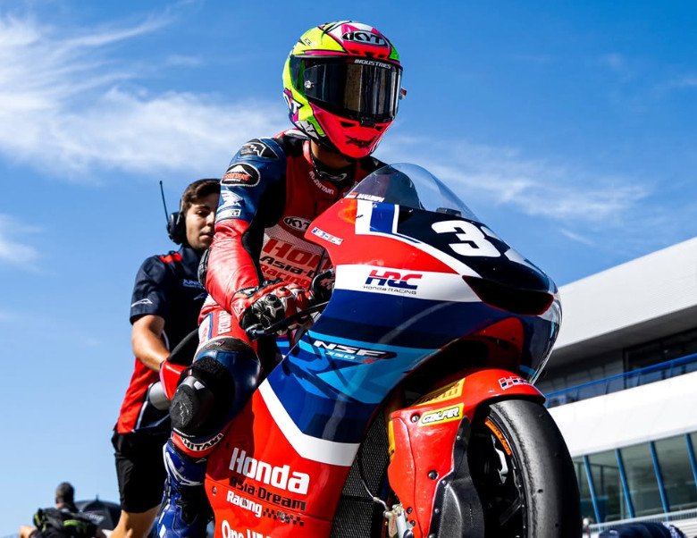 Bendera Merah Putih Berkibar di Sachsenring, Pembalap Indonesia Kiandra Ramadhipa Juara Race 2