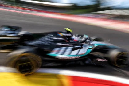FP3 GP Belgia: Kimi Antonelli Menggila di Puncak, Lewis Hamilton Apes Tabrak Dinding Pembatas