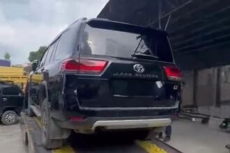 Bupati Kuansing Ubah Pelat Nomor dan Sembunyikan Land Cruiser Hasil Suap di Gudang Sumut