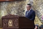 Pemerintah menargetkan penciptaan hingga 3,49 juta lapangan kerja baru pada 2027 melalui hilirisasi, industrialisasi, investasi, dan peningkatan kualitas SDM.