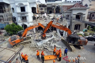 Korban Terakhir Ditemukan Tewas, 3 Jenazah Berhasil Dievakuasi dari Reruntuhan Grand Polonia Medan