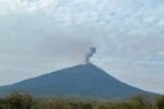 NTT Siaga! Gunung Lewotobi Laki-laki dan Ile Lewotolok Erupsi Bersamaan dalam Jeda 5 Menit