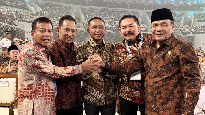 Momen Hangat 4 Jenderal dan Jaksa Agung Pamer Kekompakan di Depan Presiden Prabowo