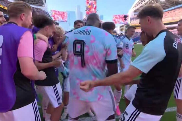 Belgia memastikan kemenangan telak 4-1 atas Amerika Serikat pada babak 16 besar Piala Dunia 2026, sementara selebrasi 'Donald Trump Dance' Romelu Lukaku dan rekan-rekannya menjadi sorotan dunia.