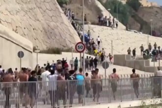 Ribuan Migran Maroko Jebol Perbatasan Ceuta, Spanyol Kirim Pasukan Militer, Toko-toko Tutup