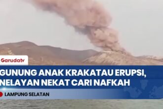Gunung Anak Krakatau Berstatus Siaga, Nelayan Tetap Melaut dengan Waspada