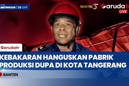 Api Melalap Pabrik Dupa di Tangerang, Puluhan Personel Berjibaku Jinakkan Kobaran