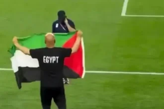 Pelatih Mesir Bentangkan Bendera Palestina usai Lolos ke 16 Besar Piala Dunia