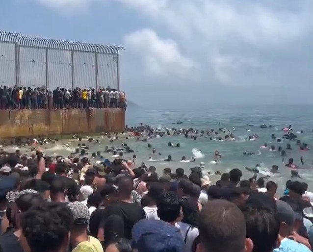 60 Ribu Migran Maroko Serbu Ceuta : Italia Murka, Ancam Depak Spanyol dari Bebas Visa Schengen