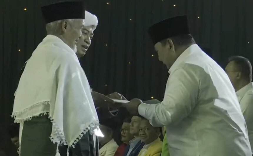 Presiden Prabowo Terima Hasil Ijtima Ulama di Harlah PKB : "Ini Bukan Cuma Hadiah, Tapi Perintah"