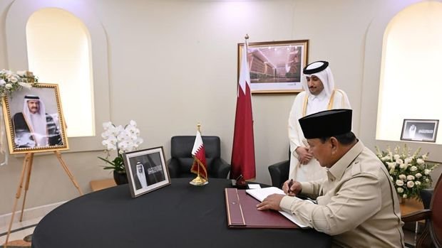 Presiden Prabowo Sambangi Kedubes Qatar, Beri Penghormatan Terakhir untuk Sheikh Hamad