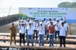 Rekind Group bersama Pupuk Indonesia Group menanam ribuan mangrove di Karawang untuk mempercepat dekarbonisasi dan mendukung target NZE 2060.