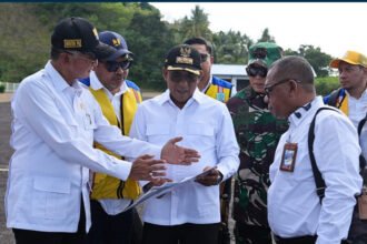Pemerintah mempercepat pengembangan Bandara Bandaneira dengan memperpanjang runway hingga 2,2 kilometer demi mendukung wisata dan mitigasi bencana.