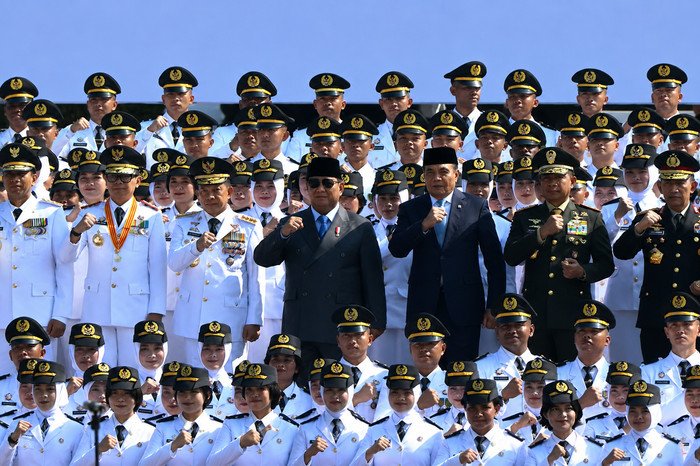 Presiden Prabowo Subianto melantik 1.204 Pamong Praja Muda IPDN Angkatan XXXIII Tahun 2026 di Jatinangor serta menekankan loyalitas kepada bangsa, Pancasila, dan rakyat.