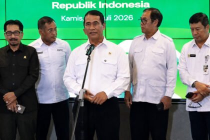 Menteri Pertanian Andi Amran Sulaiman memaparkan dugaan praktik mafia beras yang disebut meraup keuntungan hingga Rp2 triliun per bulan melalui dugaan penipuan mutu beras.