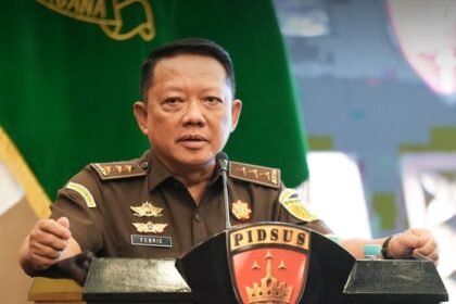 Febrie Adriansyah belum ditahan meski berstatus tersangka, sementara Kejaksaan Agung menunggu pelimpahan berkas penyidikan dari Kortastipidkor Polri.