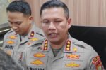 Polisi menangkap pria berinisial HSLT yang diduga menganiaya kekasihnya secara berulang di Cikarang Selatan, Kabupaten Bekasi.