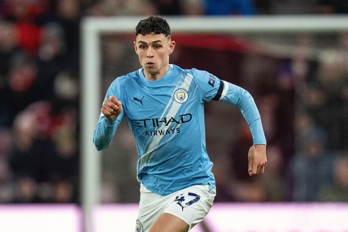 Rumor bursa transfer Eropa semakin panas dengan Phil Foden ditawarkan ke sejumlah klub, sementara Liverpool mulai menyiapkan pengganti Mohamed Salah.