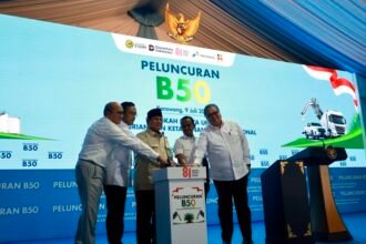 Presiden Prabowo Subianto meresmikan Program Biodiesel B50 di Karawang dan menegaskan petani harus menjadi pihak yang paling merasakan manfaat hilirisasi kelapa sawit.