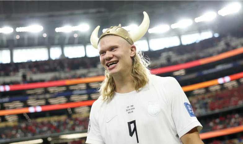 Erling Haaland kembali menjadi pahlawan Norwegia lewat gol menit ke-86 yang memastikan kemenangan 2-1 atas Pantai Gading sekaligus mengantar negaranya mencetak sejarah baru di Piala Dunia 2026.