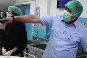 BGN melakukan sidak dini hari ke SPPG di Bogor untuk memastikan Program Makan Bergizi Gratis berjalan sesuai standar mutu, keamanan pangan, dan gizi.
