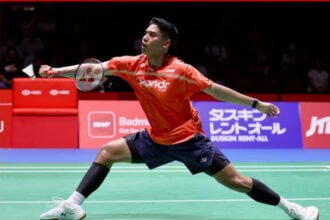 Moh Zaki Ubaidillah harus mengakhiri langkah di Taipei Open 2026 setelah kalah tiga gim dari Justin Hoh, sementara empat wakil Indonesia masih melanjutkan perjuangan.