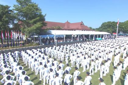 Presiden Prabowo Subianto menegaskan Pamong Praja Muda IPDN harus mengutamakan pelayanan publik, menjaga integritas, dan menghindari birokrasi yang berbelit.