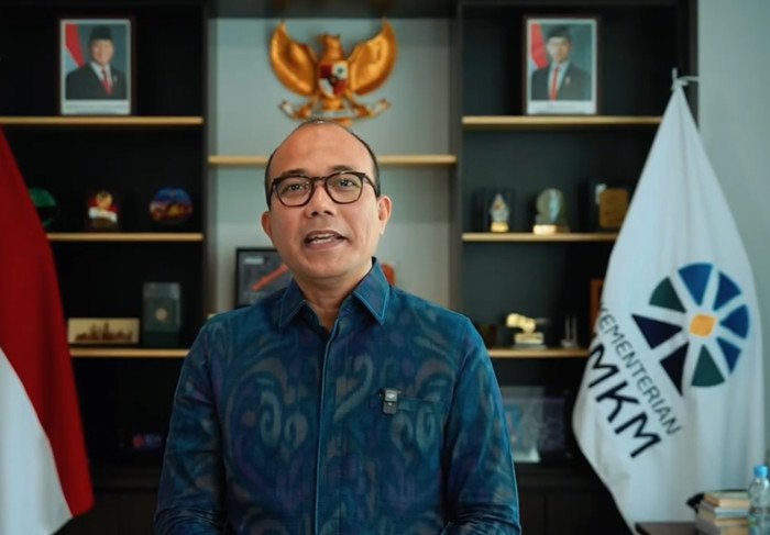 Pemerintah menegaskan pinjaman KUR hingga Rp100 juta tidak boleh dikenai agunan tambahan dan meminta masyarakat melaporkan setiap dugaan penyimpangan.