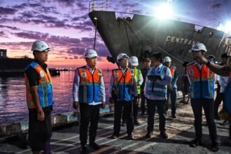 Menteri Perhubungan Dudy Purwagandhi dan Gubernur Bali I Wayan Koster membahas pengembangan water taxi serta peningkatan kapasitas Bandara I Gusti Ngurah Rai guna memperkuat konektivitas transportasi di Bali.