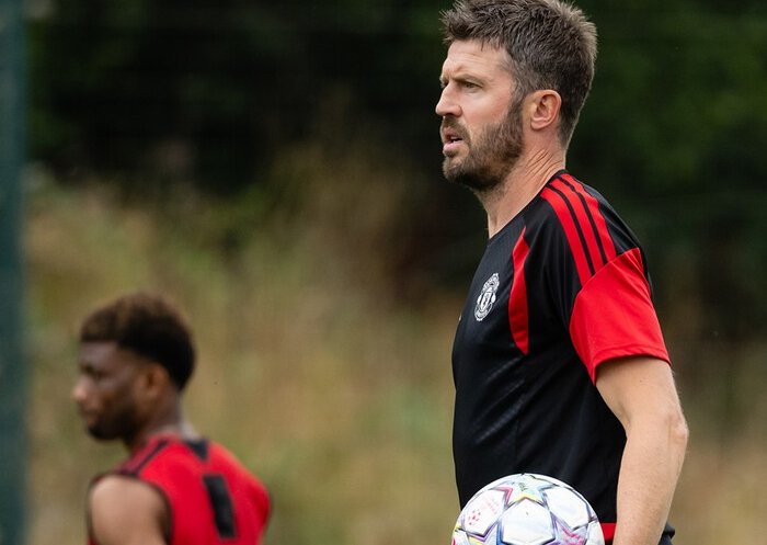 Michael Carrick mulai membentuk skuad ideal Manchester United dengan melepas empat pemain muda, sementara masa depan Marcus Rashford dan Joshua Zirkzee juga belum pasti.