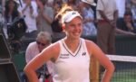 Linda Noskova meraih gelar Grand Slam pertama dengan menjadi juara Wimbledon 2026 setelah mengalahkan Karolina Muchova dalam final dramatis tiga set.