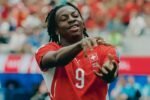 Newcastle United dikabarkan segera mengamankan tanda tangan Johan Manzambi setelah mencapai kesepakatan dengan Freiburg.