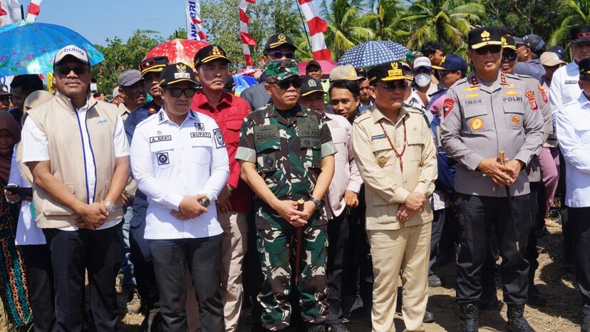 Gelar Panen Raya 25 Ribu Hektare, Gubernur Agustiar Sabran Tegaskan Komitmen Bangun Ekonomi dan Ketahanan Pangan 13 Gelar Panen Raya 25 Ribu Hektare, Gubernur Agustiar Sabran Tegaskan Komitmen Bangun Ekonomi dan Ketahanan Pangan