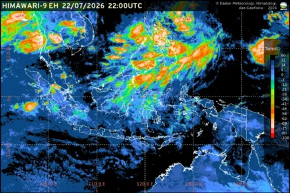 BMKG memprakirakan hujan ringan hingga hujan disertai petir