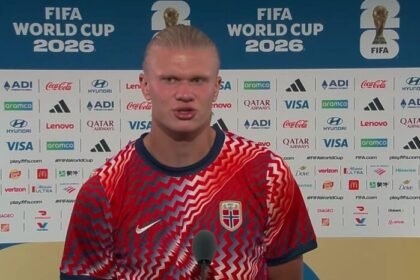 Erling Haaland menunjukkan sikap sportif setelah Norwegia gagal ke semifinal Piala Dunia 2026, sementara keputusan Alexander Sørloth tidak mengoper bola menjadi sorotan.