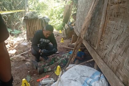 Tiga pemulung meninggal dunia setelah mortir aktif yang ditemukan di Cipatat, Bandung Barat, meledak saat berusaha dibuka menggunakan palu.