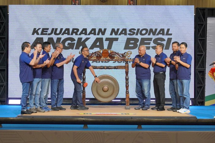 Pupuk Indonesia bersama PB PABSI memperkuat regenerasi atlet melalui Kejurnas Angkat Besi Youth & Junior 2026 yang diikuti hampir 300 peserta dari 23 provinsi.