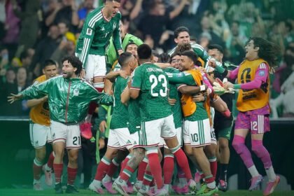 Julian Quinones tampil sebagai bintang kemenangan Meksiko setelah mencetak satu gol dan satu assist saat El Tri menyingkirkan Ekuador 2-0 untuk memastikan tiket ke babak 16 besar Piala Dunia 2026.