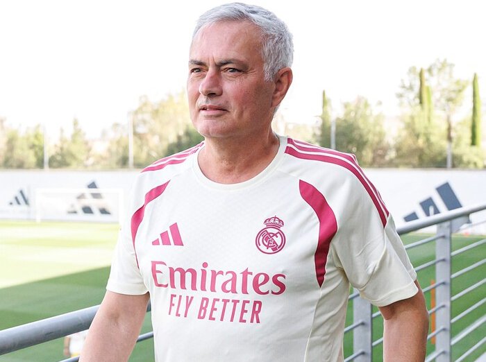 Real Madrid memastikan tidak membeli gelandang baru pada musim panas ini dan memilih memberi kepercayaan penuh kepada skuad yang ada di bawah arahan Jose Mourinho.