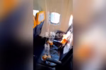 Jendela Pesawat Ryanair Copot, Tubuh Penumpang Nyaris Tersedot Keluar Kabin