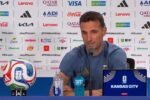 Lionel Scaloni menegaskan Argentina harus tampil lebih baik saat menghadapi Inggris di semifinal Piala Dunia yang sarat sejarah.