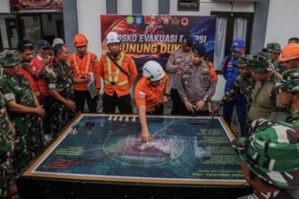 Terjebak di Tebing Terjal 25 Meter, 6 Mahasiswa Unhas Kelelahan dan Kram Berhasil Dievakuasi