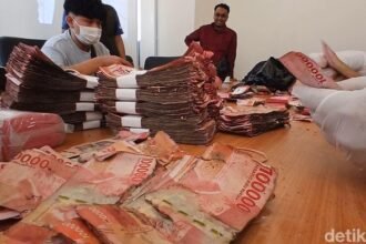 Uang Rp1,54 Miliar Buat Kuliah Kedokteran Anak Membusuk Kena Rob, Ibu di Batang Bernapas Lega Usai Diganti BI