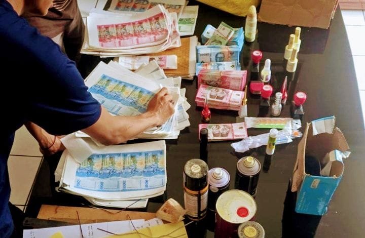 Disuplai 'God Hand' Asal Bandung, Kontrakan di Tangsel Disulap Jadi Pabrik Uang Palsu Rp68,57 Juta