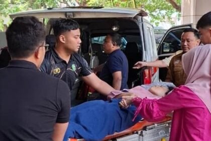 Alami Pendarahan Akibat Keguguran, Seorang Wanita Dievakuasi Cepat dari Stasiun Sawah Besar
