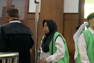 Sewa Ekskavator Tengah Malam, Wanita di Surabaya Nekat Robohkan Rumah Dinas Bea Cukai