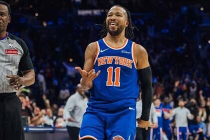Jalen Brunson menolak ikut merekrut LeBron James ke New York Knicks dan memilih menyerahkan urusan transfer kepada manajemen klub.