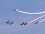 Atraksi Flypass Pesawat Tempur dan Helikopter TNI-Polri Semarakkan HUT ke-81 RI di Istana Negara
