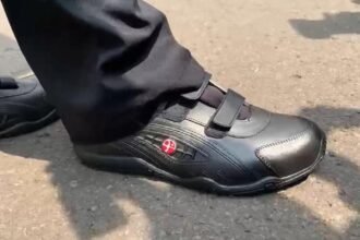 BRIN Pamerkan Sepatu Lokal Rp75 Ribuan di Istana