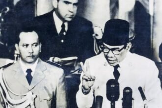 Catatan 8 Agustus: Deklarasi ASEAN, Skandal Nixon, hingga Pilgub DKI